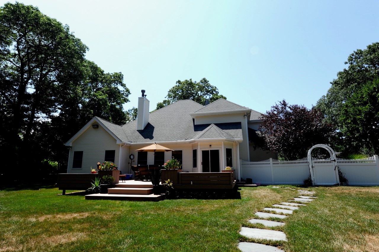 clean asphalt roof